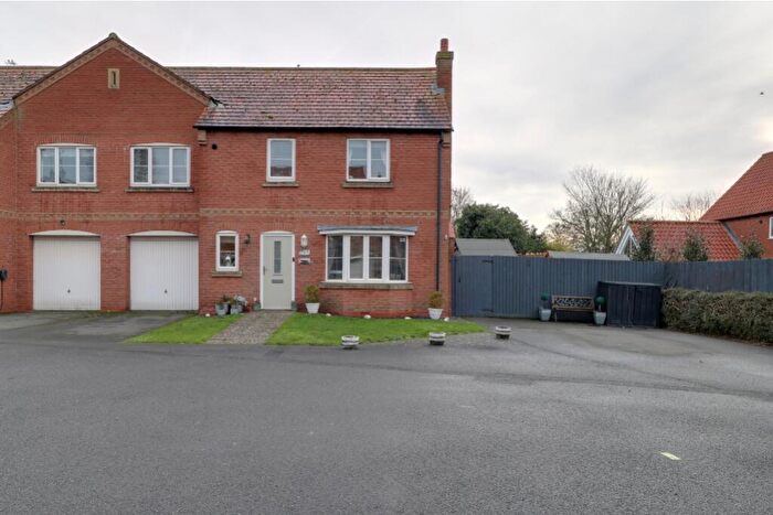 4 Bedroom Semi-Detached House For Sale In Adcock Close, Corby Glen, Lincs, NG33