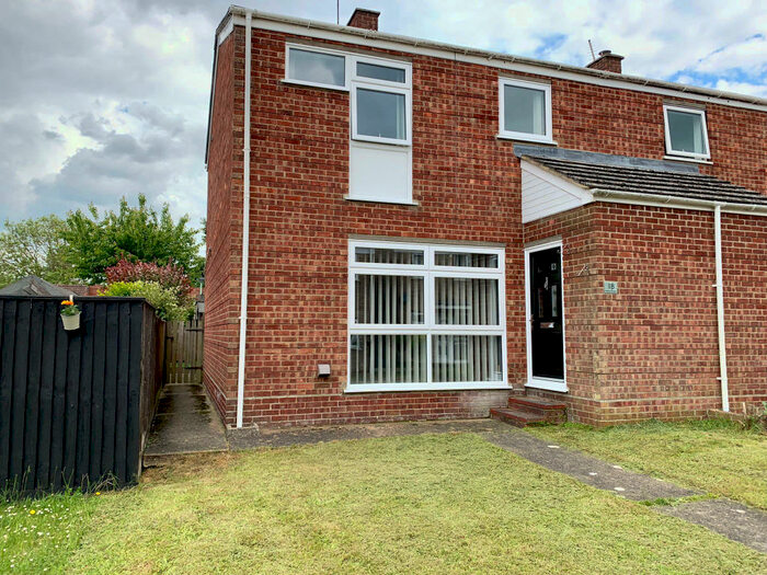 3 Bedroom Semi-Detached House To Rent In Kelso Road, Bury St. Edmunds, IP33