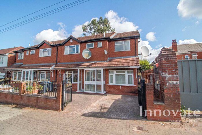 3 Bedroom Semi-Detached House For Sale In Bernard Road, Edgbaston, B17