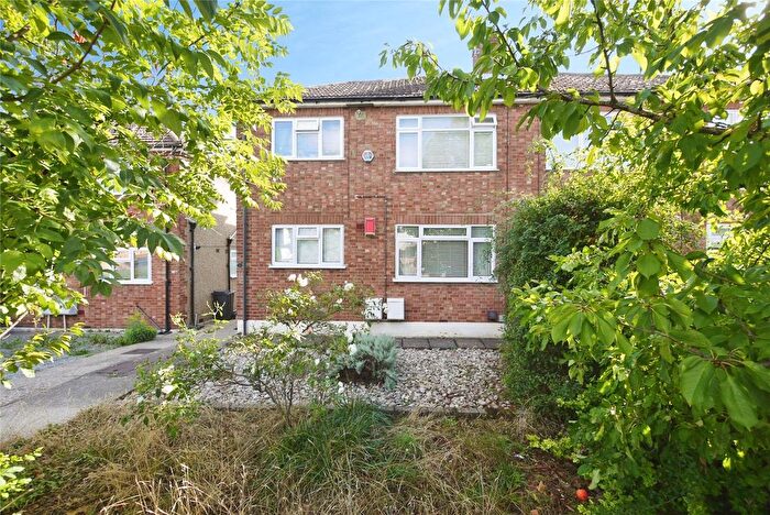 2 Bedroom Maisonette For Sale In Rushdene Court, Doddinghurst Road, Brentwood, Essex, CM15