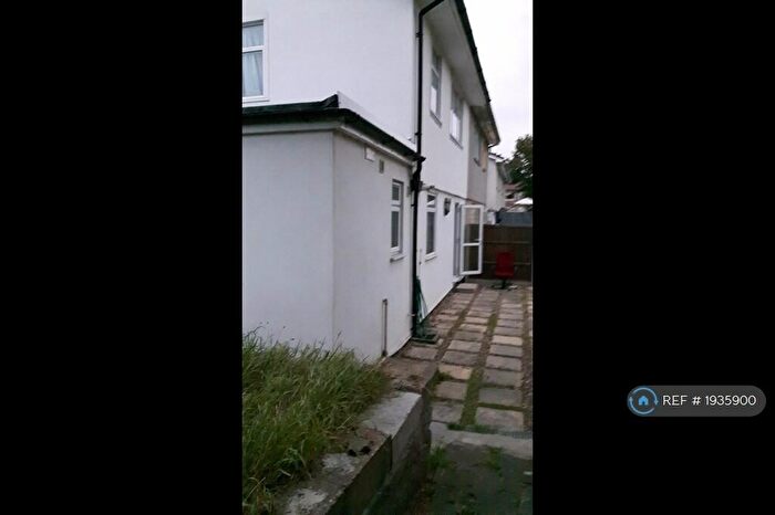 6 Bedroom Semi-Detached House To Rent In Halcot Avenue, Bexleyheath, DA6