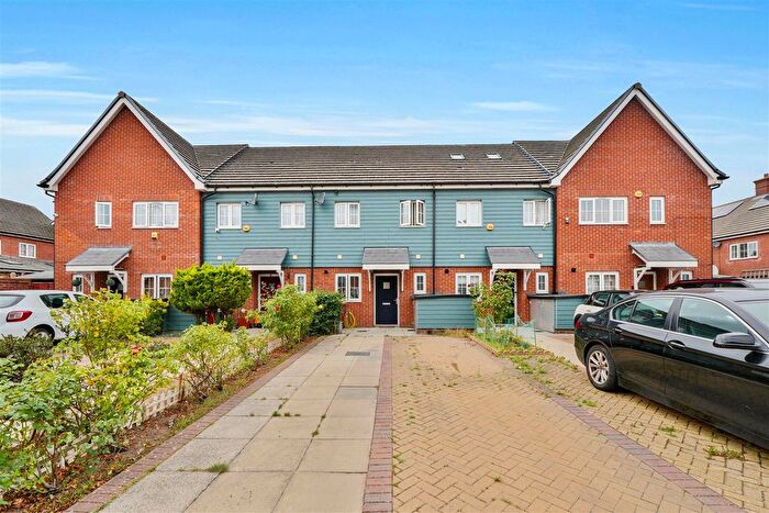 2 Bedroom Terraced House For Sale In Twist Way, Slough, SL2
