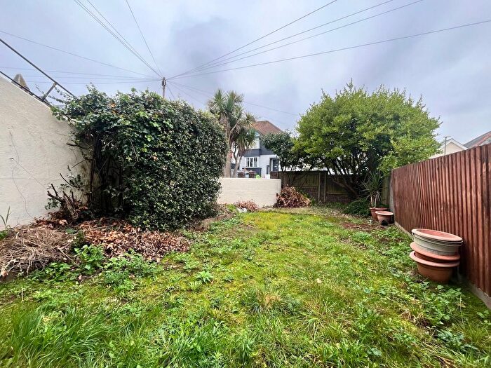 2 Bedroom Flat For Sale In Kingshurst Drive, Paignton, TQ3