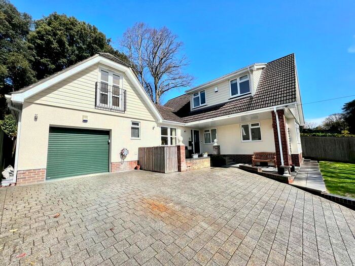 1 Bedroom Flat To Rent In Barry Gardens, Broadstone, BH18