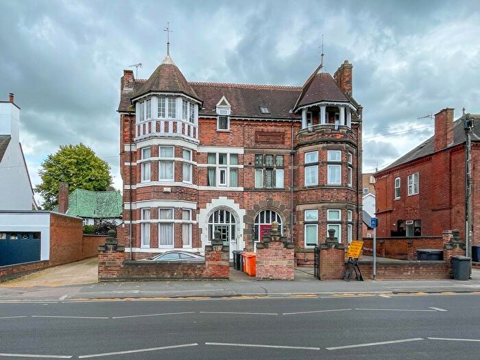 2 Bedroom Flat To Rent In Victoria Park Road, Clarendon Park, Leicester, LE2