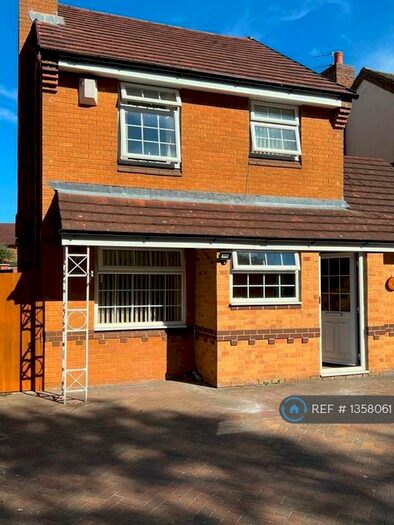 3 Bedroom Semi-Detached House To Rent In Kingsbridge Crescent, Leicester, LE4