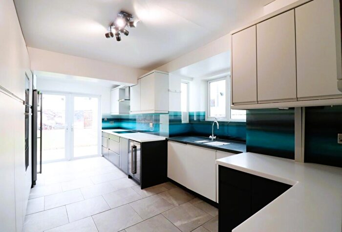 3 Bedroom Terraced House To Rent In Pembroke Road, Cardiff, CF5