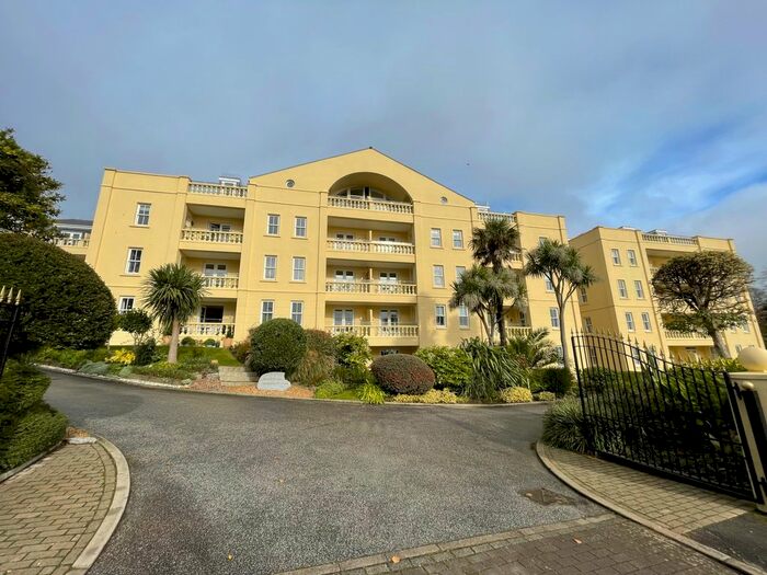2 Bedroom Flat To Rent In Sea View Road, Falmouth TR11