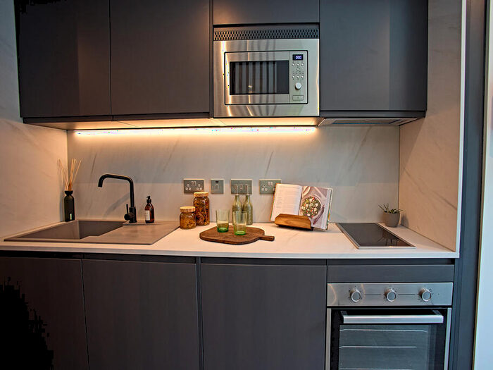 Apartment To Rent In Apt, Live Oasis St Albans Place #, LS2