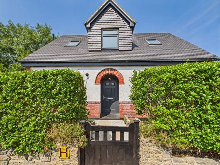 3 Bedroom Bungalow To Rent In Green Lane, Chislehurst, Kent, BR7
