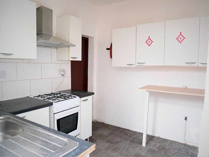 3 Bedroom Semi-Detached House To Rent In Thorncliffe Road, Southall, UB2