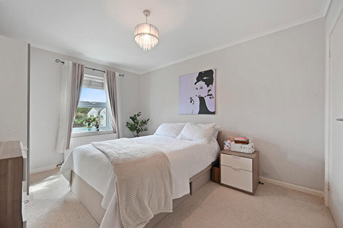 2 Bedroom Apartment To Rent In College Road, Harrow Weald, HA3