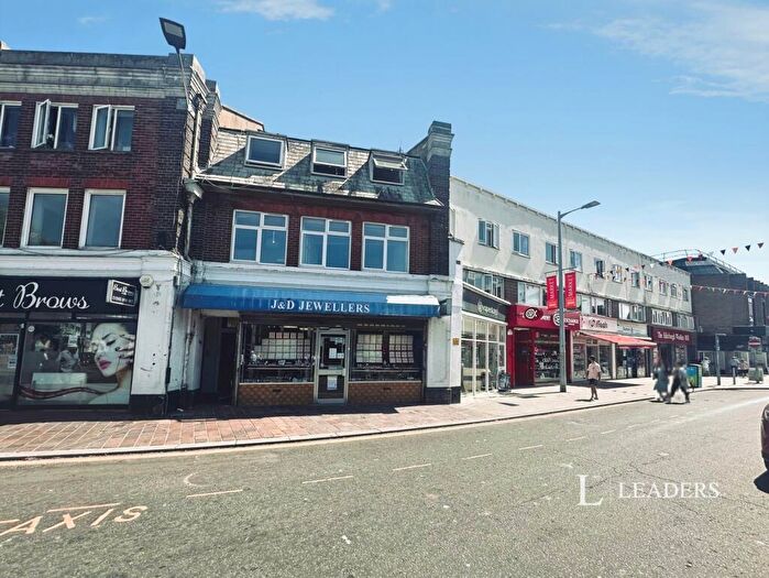 1 Bedroom Flat To Rent In Central Buildings, London Road, PO21