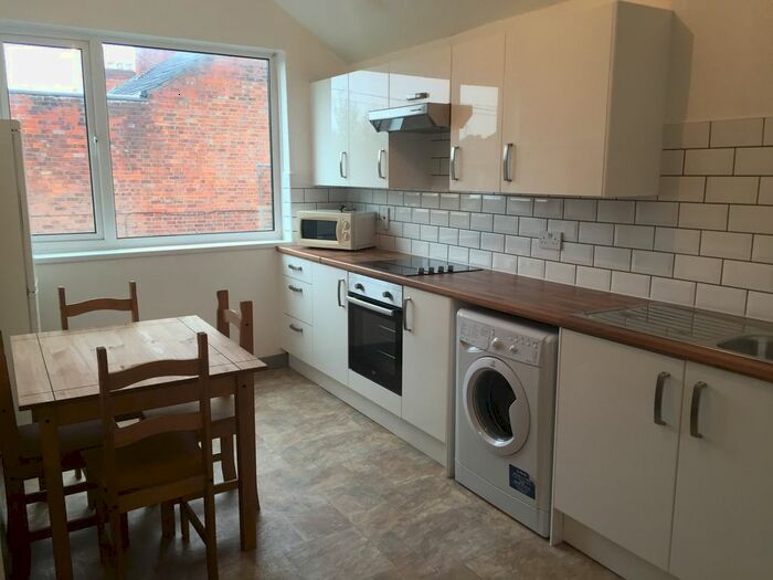 3 Bedroom Flat To Rent In Beverley Road, Hull HU5
