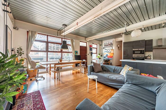 2 Bedroom Flat To Rent In Acton Lane, Harlesden, London, NW10