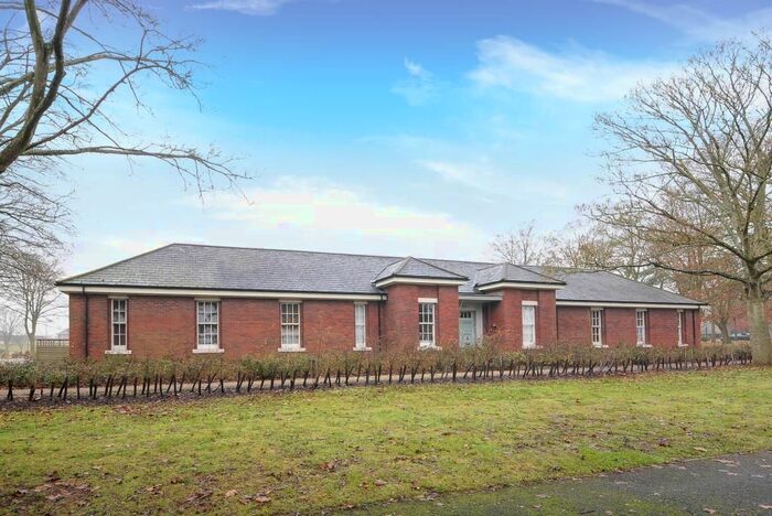 1 Bedroom Flat To Rent In The Parade, Caversfield, OX27