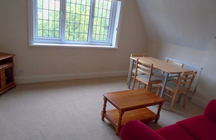 2 Bedroom Flat To Rent In Bristol Road, Selly Oak, Birmingham, B29