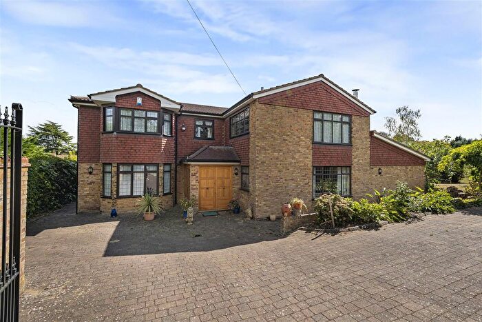 4 Bedroom Detached House For Sale In Christchurch Crescent, Radlett, WD7