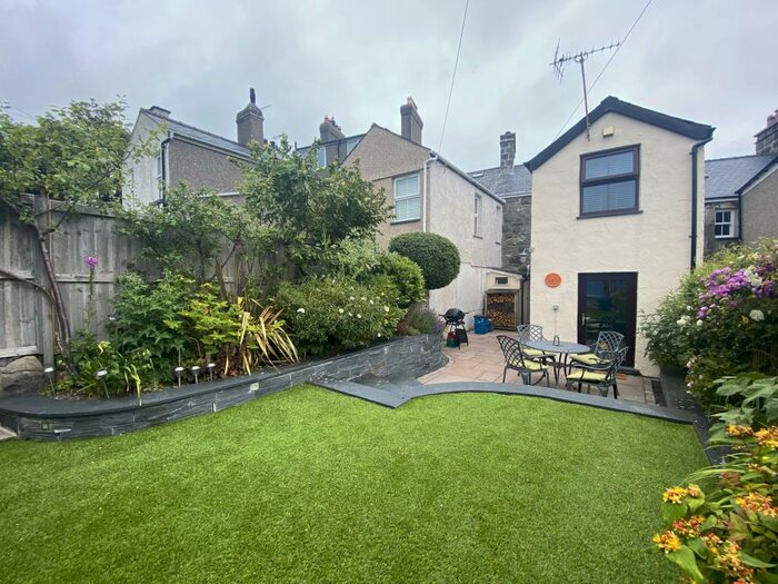 3 Bedroom House To Rent In Salem Terrace, Criccieth, LL52