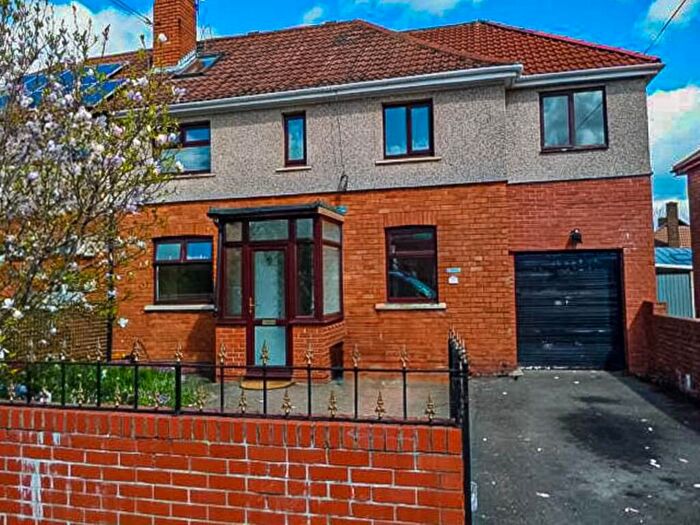 6 Bedroom Semi-Detached House To Rent In Lockleaze Road, Horfield, Bristol, BS7