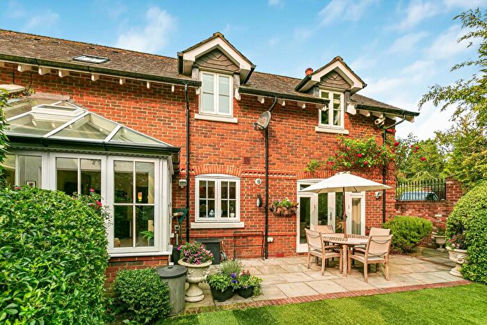 3 Bedroom Semi-Detached House For Sale In The Courtyard, Bedwell Park, Essendon, AL9