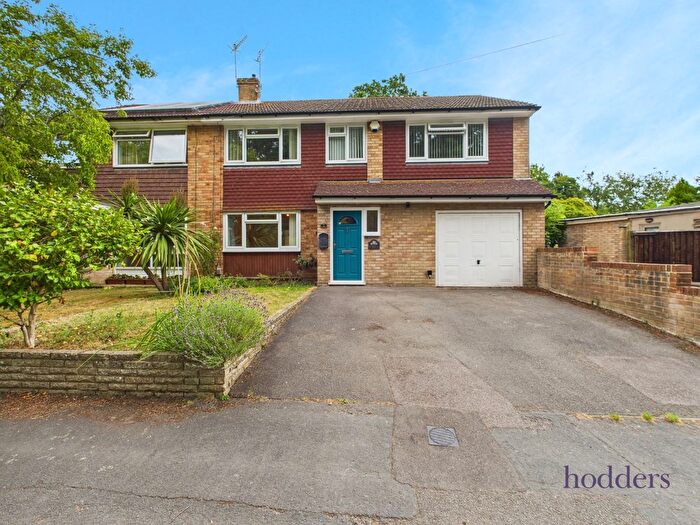 4 Bedroom Semi-Detached House To Rent In Howards Lane, Addlestone, Surrey, KT15