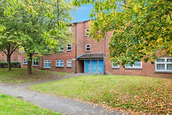 2 Bedroom Flat For Sale In Viaduct Way, Welwyn Garden City, AL7