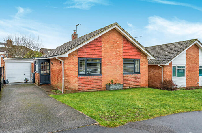 3 Bedroom Bungalow For Sale In Elm Road, Alresford, Hampshire, SO24