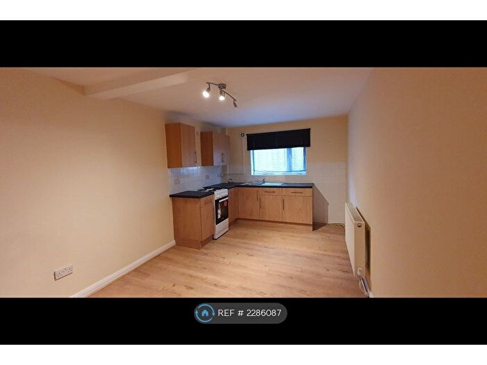 2 Bedroom Flat To Rent In Chesterfield Road North, Pleasley, Mansfield, NG19