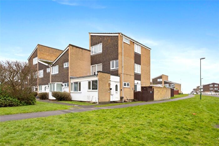 2 Bedroom Flat For Sale In Cedar Close, Lancing, West Sussex, BN15