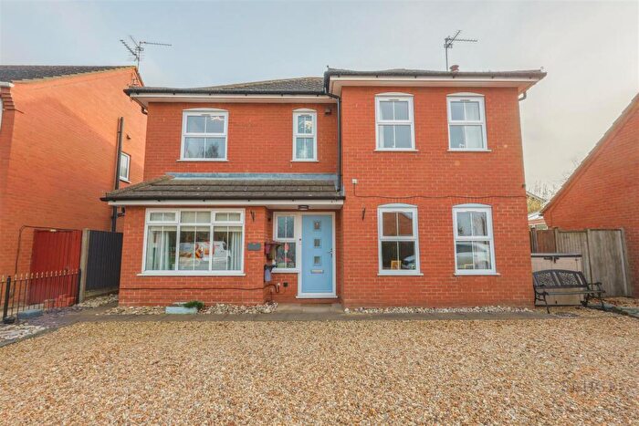 4 Bedroom Detached House For Sale In Heron Close, Surfleet, Spalding, PE11