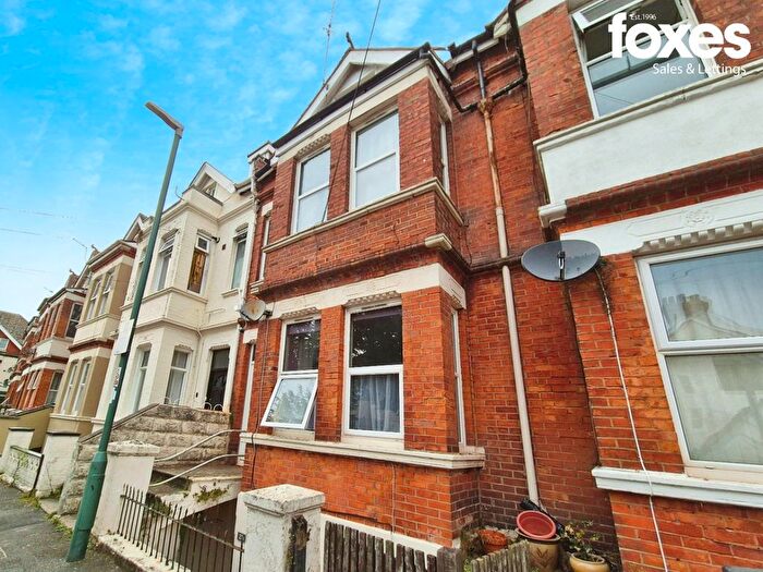 1 Bedroom Flat To Rent In Top Floor Flat, Windsor Road, Bournemouth, Dorset, BH5
