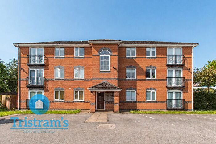 2 Bedroom Flat To Rent In Denby Court, Netherfield, Nottingham, Execulets, NG4