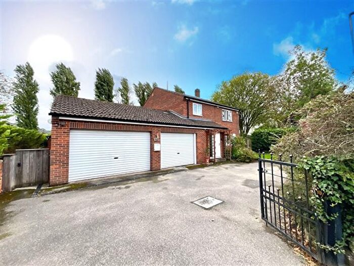 4 Bedroom Detached House For Sale In Crowgate, South Anston, Sheffield, S25