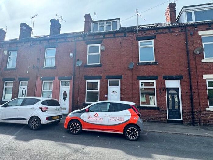 4 Bedroom Terraced House To Rent In Parnaby Terrace, Leeds, LS10