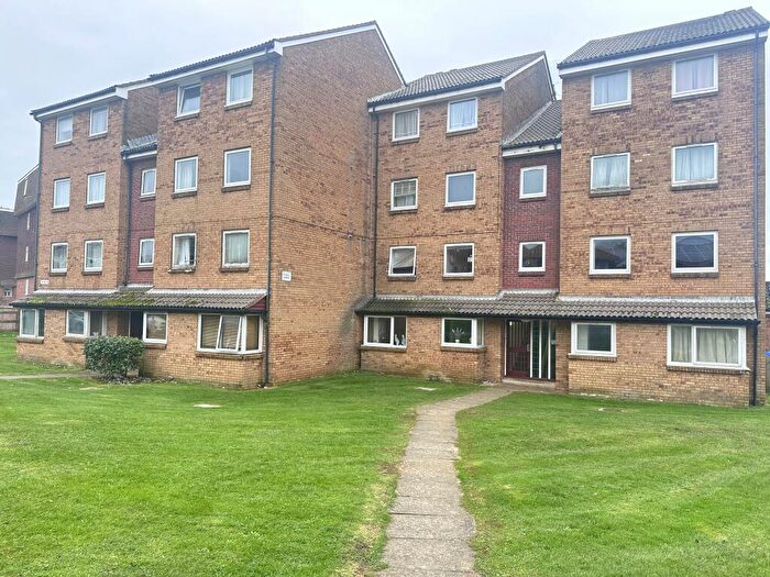 2 Bedroom Flat To Rent In Balcombe Road, Peacehaven, BN10
