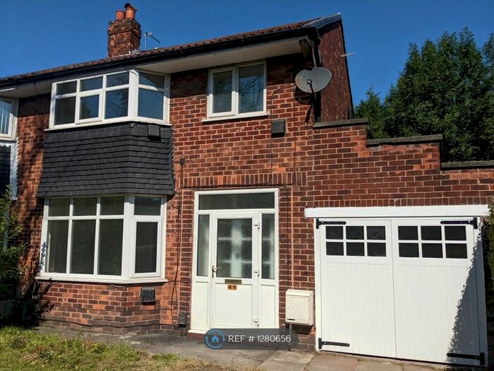 3 Bedroom Semi-Detached House To Rent In Balmoral Avenue, Whitefield, Manchester, M45