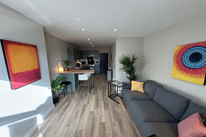 1 Bedroom Flat To Rent In Wollaton Rd, Beeston, NG9
