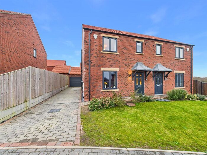 3 Bedroom Semi-Detached House For Sale In Daisy Way, Louth, LN11