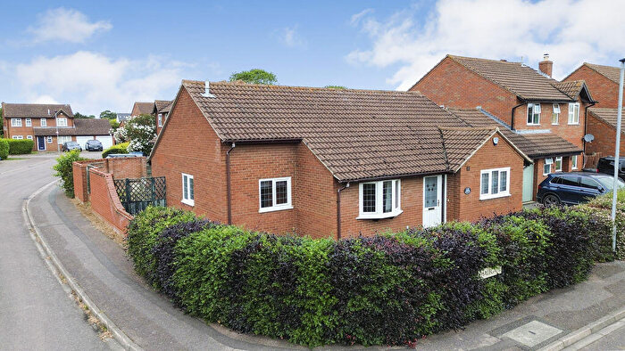 3 Bedroom Detached Bungalow For Sale In Hollies Walk, Wootton, MK43