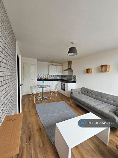 1 Bedroom Flat To Rent In Grove House, Manchester, M16