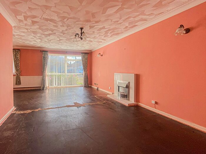 2 Bedroom Detached Bungalow For Sale In Elmstead Road, Wivenhoe, CO7