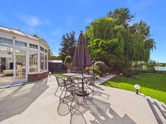 5 Bedroom Detached House To Rent In Station Road, Wraysbury, Berkshire, TW19