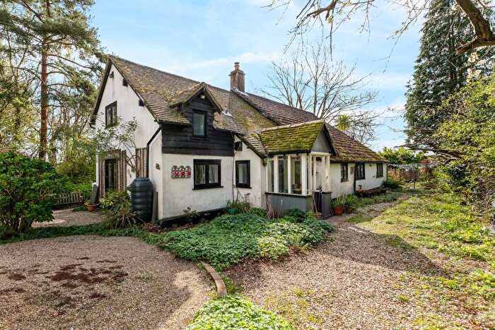 3 Bedroom Detached House For Sale In Broadstone, BH18