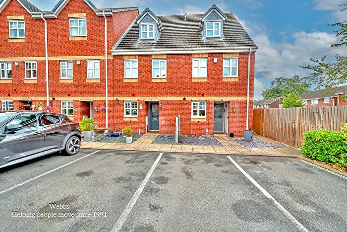 3 Bedroom Town House For Sale In Richardson Way, Rugeley, WS15