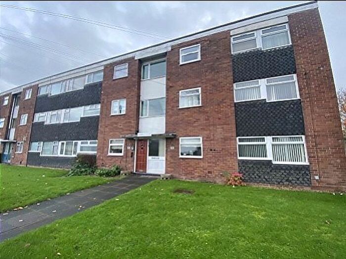 2 Bedroom Flat To Rent In Parkdale Court, Hobbs Road, Wednesbury, WS10