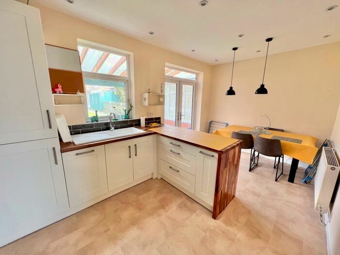 3 Bedroom House To Rent In Carr Street, Huddersfield, HD3