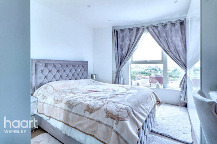 3 Bedroom Apartment For Sale In , NW10