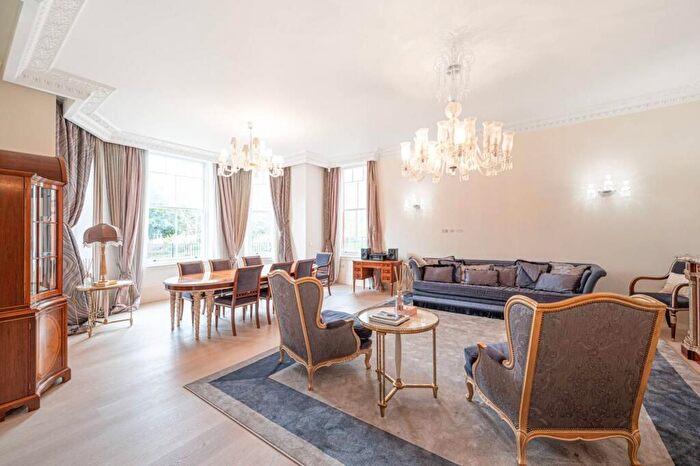 2 Bedroom Flat For Sale In Fitzjohn's Avenue, Hampstead, London, NW3