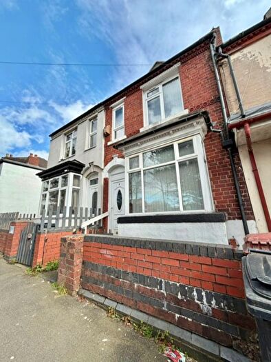 4 Bedroom Semi Detached House To Rent In Nelson Road, Dudley, DY1